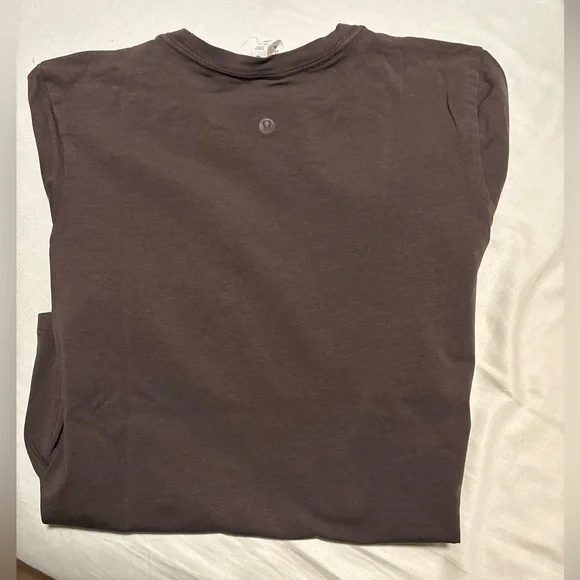 Lululemon Tee- 6 - Picture 3 of 3